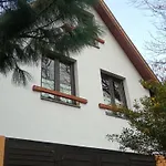 Pele Vendeghaz * Velem