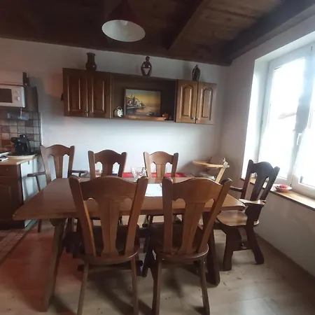 Pele Vendeghaz Velem