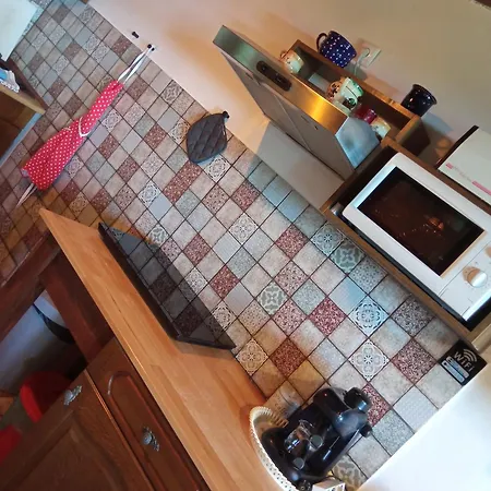 Pele Vendeghaz Velem